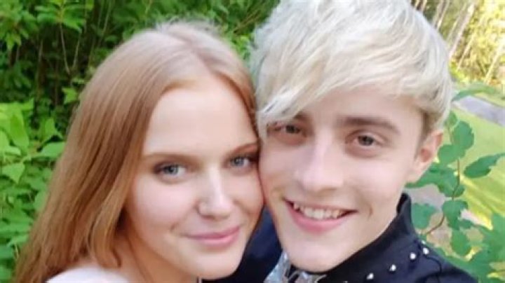 Edward Grimes dated a Swedish girl Sabina in 2017. celebsfortune.com