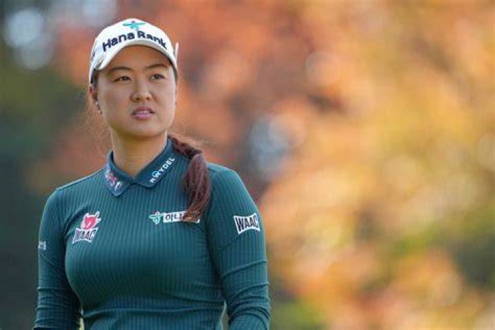 Minjee Le's net worth is $5 million.