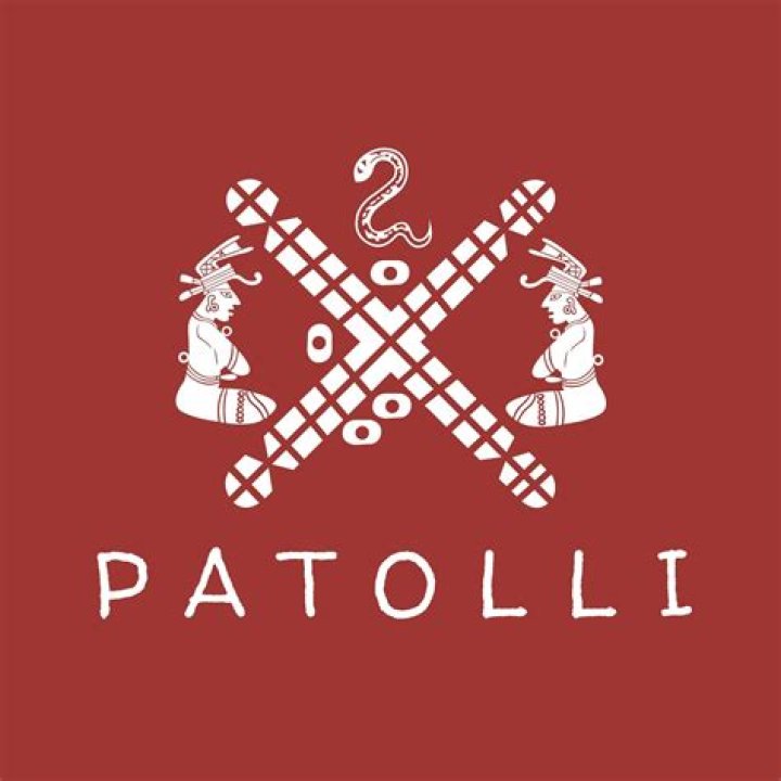 Patolli Attracking Julius